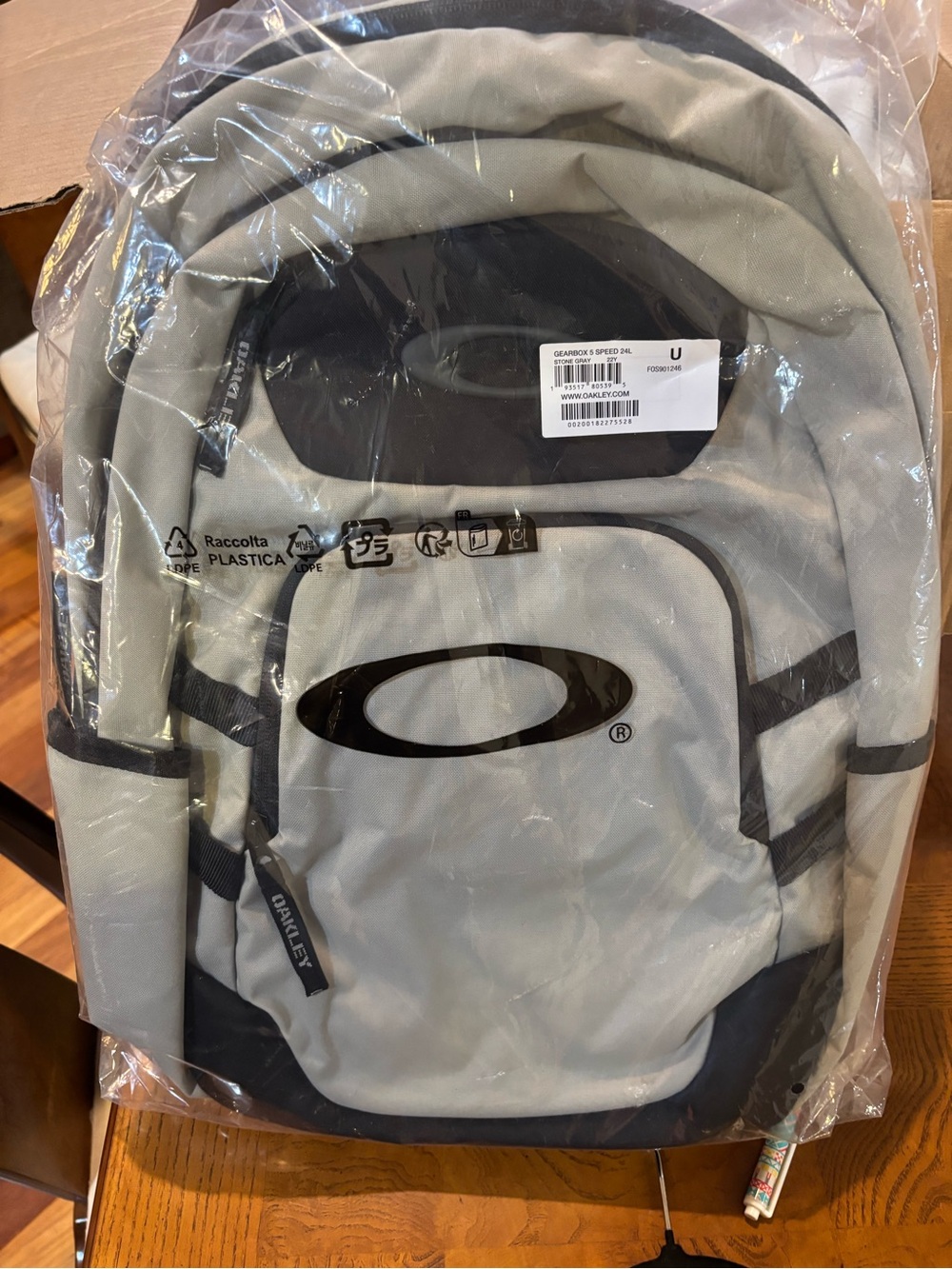 Oakley Gearbox 5 Speed 24L Backpack - Stone Gray and Black
